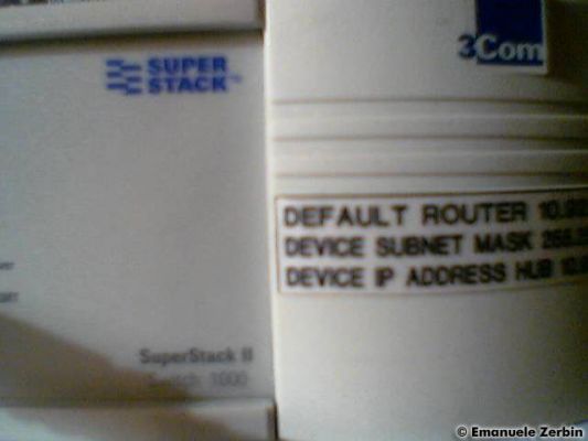 Clicca per immagine full size
 ============== 
3Com Switch 1000
E' un bellissimo 3Com Super Stack 2 - Switch 1000! ;)
